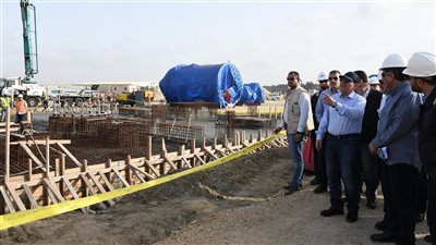 وزير البترول يتفقد الأعمال الإنشائية لمصنع السويس لمشتقات الميثانول