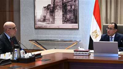 رئيس الوزراء يتابع موقف تقنين الأراضي المنقولة من جهات الولاية المختلفة للمدن الجديدة