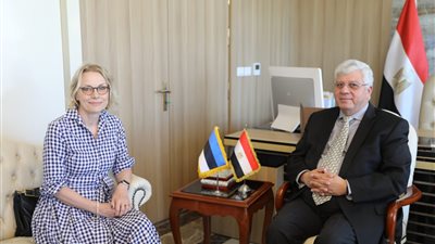 وزير التعليم العالي يُناقش مع سفيرة جمهورية إستونيا سُبل تعزيز التعاون في مجال التعليم العالي والبحث العلمي