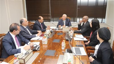 وزير الزراعة يبحث اطلاق المرحلة الاولى من مشروع التحول المستدام للمرونة الزراعية 