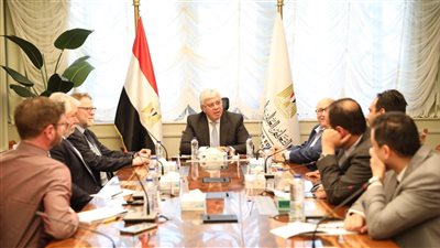 وزير التعليم العالى يبحث تعزيز التعاون مع جامعة أبردين البريطانية