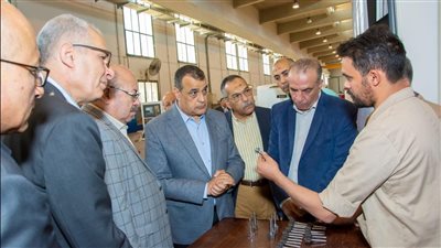 وزير الدولة للإنتاج الحربي في زيارة مفاجئة لشركة 