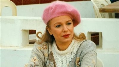 حجمهم غير طبيعي.. مشيرة إسماعيل للحكومة: إنقذوني من مستشفى الكلب