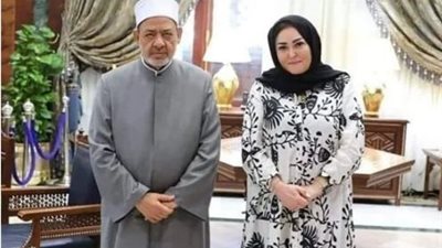 ظهرت مع شيخ الأزهر.. حقيقة إعتزال نهال عنبر للفن