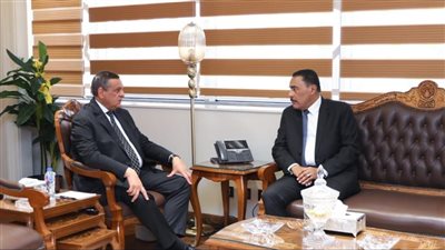 وزير التنمية المحلية يستقبل محافظ مطروح  لمتابعة موقف تنفيذ المشروعات التنموية والملفات الخدمية علي أرض المحافظة