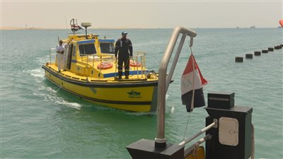 خدمة الإسعاف البحري بالقناة تستجيب لاستغاثة نقل مريض من إحدى السفن العابرة للقناة للعلاج بمستشفى الهيئة 