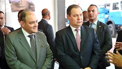 وزير التجارة يرافق رئيس الوزراء البيلاروسي خلال تفقد الشركة الدولية للصناعات والمشروعات