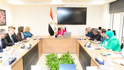 وزيرة البيئة تبحث مع وفد الآتحاد الأوروبي تطوير السياسات المحفزة للاقتصاد الأخضر