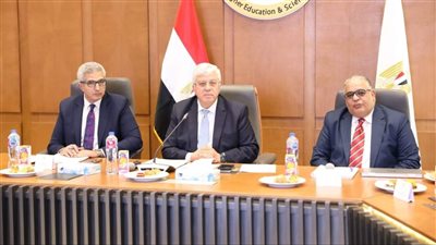 وزير التعليم العالي يرأس اجتماع المجلس الأعلى للمستشفيات الجامعية