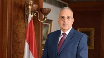  الدكتور سويلم يؤكد على ضرورة إلتزام المزارعين بزارعة الأرز فقط فى المناطق المقررة