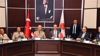  رئيس الأركان يعود إلى أرض الوطن بعد إنتهاء زيارته الرسمية لجمهورية تركيا