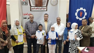 مدير تعليم السويس يكرم المتميزين بالأنشطة الثقافية والفنية 