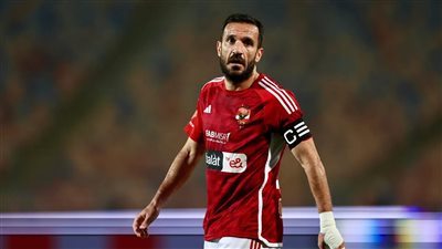 الحلم تحقق.. علي معلول يرتدي شارة قيادة الأهلي بعد 8 سنوات