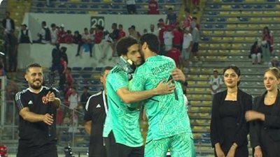 الشناوي أم شوبير.. من يحرس مرمى الأهلي في النهائي أمام الترجي