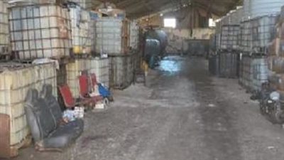 بدون ترخيص.. ضبط مصنعين لتعبئة زيت طعام مجهول المصدر بالإسكندرية