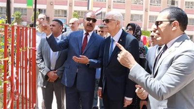 رئيس جامعة المنوفية يتفقد مدرسة بشبين الكوم كنموذج لمبادرة مدرسة صديقة للبيئة 