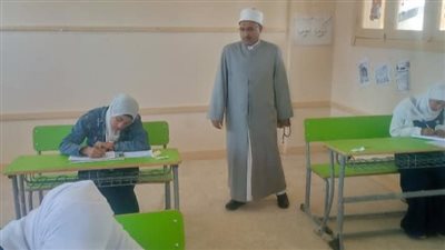رئيس الأزهر بالسويس يتابع اليوم الأخير لإمتحانات النقل للمرحلة