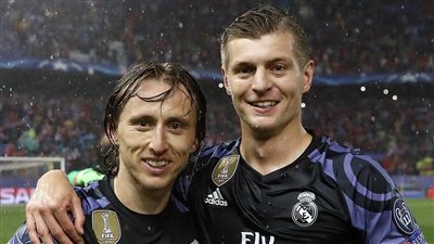 جلسة مع بيريز.. تحسم موقف كروس ومودريتش من الرحيل عن ريال مدريد