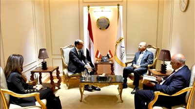 وزير النقل يلتقي سفير النمسا بالقاهرة ووفود 9 شركات نمساوية متخصصة في كل قطاعات السكك الحديدية