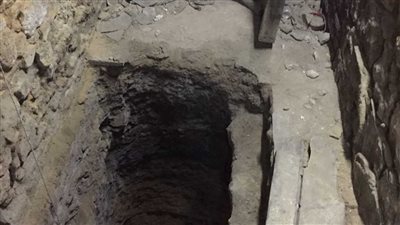 داخل مسكن أحدهم..  ضبط 5 عمال بتهمة التنقيب غير المشروع عن الآثار