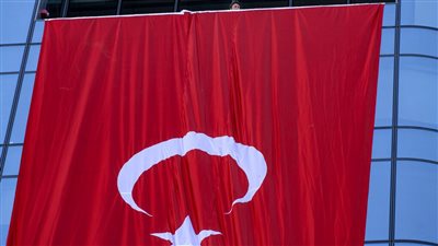 مشاجرة أمام طفلة قعيدة.. تفاصيل واقعة اعتداء مواطن تركي على مقيم مصري