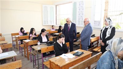 وزير التربية والتعليم ومحافظ بورسعيد يتفقدان امتحانات الصف الثانى الثانوى