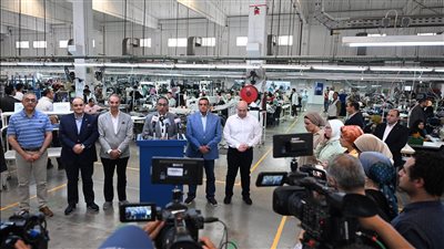 رئيس الوزراء: شغل الحكومة الشاغل اليوم هو كيف ينمو قطاع الصناعة بطريقة مطردة خلال الفترة المقبلة 