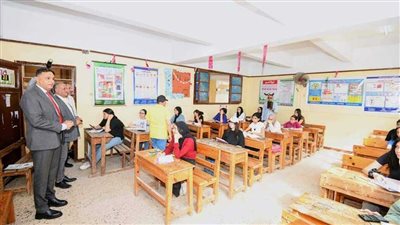 محافظ الدقهلية ووكيل وزارة التربية والتعليم يتفقدا سير امتحانات  