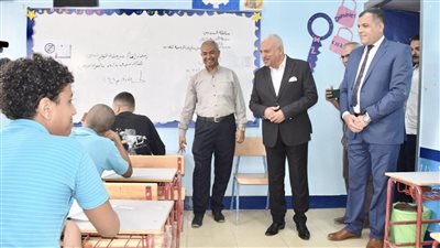 محافظ السويس يتفقد امتحانات الشهادة الاعدادية