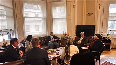 وزير التعليم العالي يبحث مع وفد جامعتي إسكس وباث البريطانية سُبل تعزيز التعاون الأكاديمي والبحثي المُشترك 