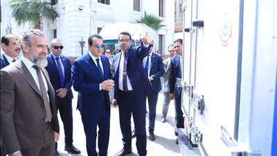وزير الصحة يشهد تسلم 22 سيارة نفايات طبية خطرة