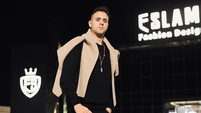 بعد أزمة الدولارات.. من هو مصمم الأزياء إسلام سعد؟