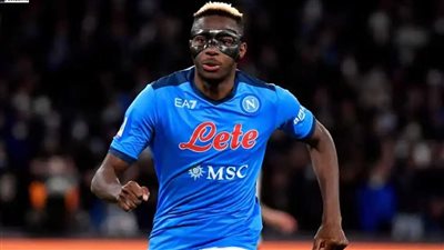 بعد رفض الدوري السعودي.. أوسيمين على أعتاب الدوري الإنجليزي