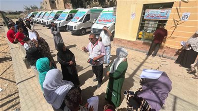 وكيل صحة السويس تتفقد أعمال القافلة الطبية المجانية بشباب الخواطرة