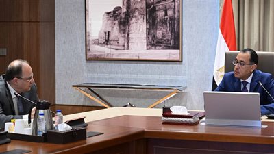 رئيس الوزراء يعقد اجتماعًا بشأن تيسير الإجراءات المطلوبة لتعزيز حجم الصادرات الدوائية