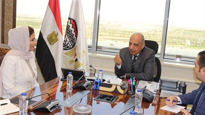 وزير قطاع الأعمال يستقبل وفدًا من غرفة تجارة وصناعة سلطنة عمان لبحث تعزيز التعاون الاستثماري والتجاري 