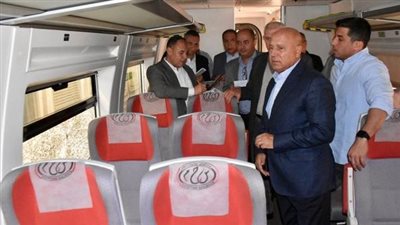 وزير النقل يجرى جولة تفقدية بمحطة مصر بالإسكندرية للاطمئنان على الاستعدادات لعيد الأضحى 