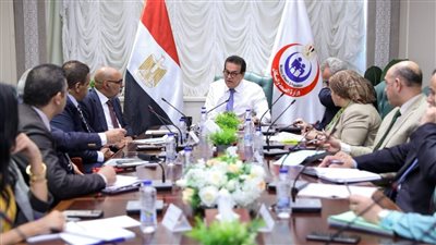 وزير صحة يعقد اجتماعاً للوقوف على مستجدات العمل بالمبادرة الرئاسية لإنهاء قوائم الانتظار 