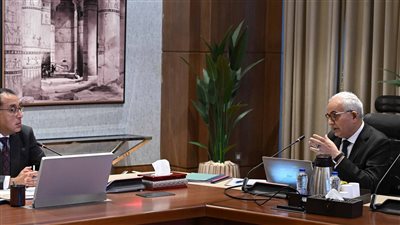 رئيس الوزراء يواصل مناقشة المقترحات الخاصة بتطوير مرحلة الثانوية العامة