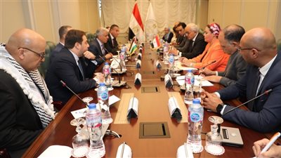 وزير التربية والتعليم يبحث سبل التعاون مع نظيره الفلسطيني 