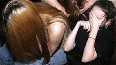 بإستغلال الفتيات القاصرات..  ضبط 4 أشخاص بتهمة الترويج لممارسة الأعمال المنافية للآداب 