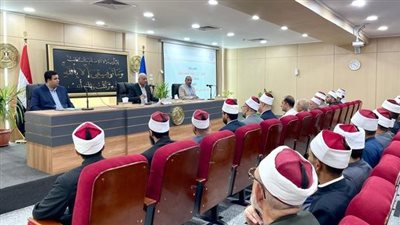 محافظ السويس يلتقي بمشايخ و أئمة المحافظة في إجتماع البناء الثقافي للأئمة