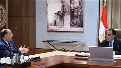 رئيس الوزراء يتابع الموقف التنفيذي للإفراج الجمركي عن البضائع في الموانئ وتطبيق منظومة الشحن المُسبق