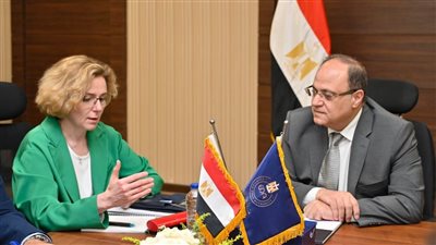 رئيس هيئة الدواء يستقبل وفد وزارة التجارة والصناعة الروسي