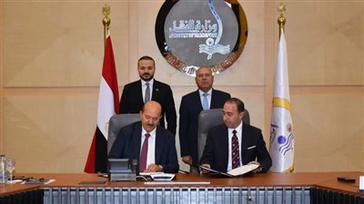 وزير النقل يشهد توقيع مذكرة تفاهم لانشاء أول مشروع من نوعه فى مصر لتخريد السفن 