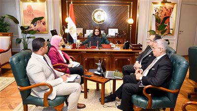 وزيرة الهجرة تستمع إلى رؤية المستثمرين المصريين في الصين وخريطة مشروعاتهم الاستثمارية 