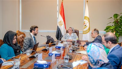 وزيرة البيئة تلتقى مع بعثة بنك التنمية الأفريقي لبحث سبل تعزيز إشراك القطاع الخاص في دمج البعد البيئي داخل الصناعة المصرية 