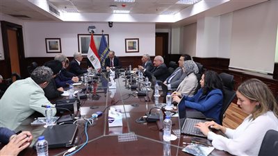 وزير الاتصالات يبحث مع مسؤولى شركة نوكيا العالمية خططها التوسعية فى تصنيع الهواتف المحمولة فى مصر 