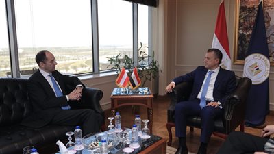 وزير السياحة والآثار يبحث مع سفيري ألمانيا والنمسا وضع السائحين الذين حجزوا رحلاتهم مع FTI