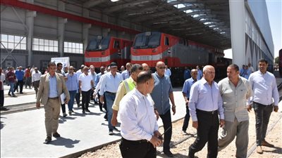 وزير النقل يتفقد محطة أسوان للسكك الحديدية ويتابع تطوير ورشة أسوان 